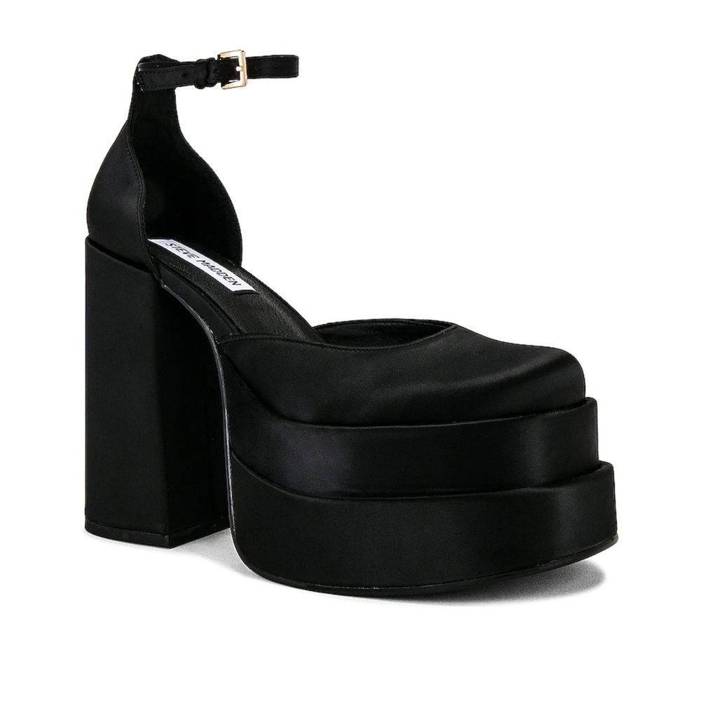 Steve Madden Charlize Platform Heel in black